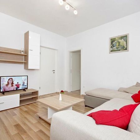 Apartments Andela Makarska Eksteriør bilde