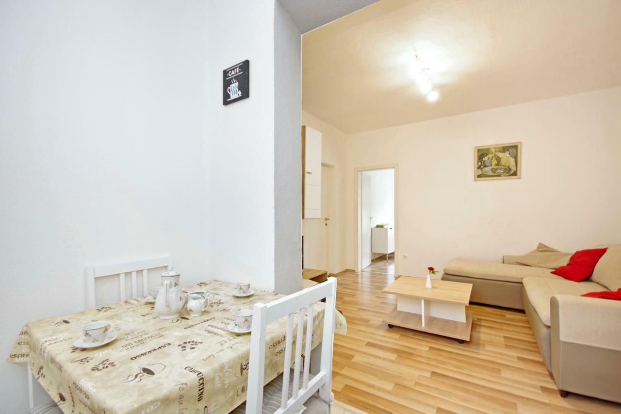 Apartments Andela Makarska Eksteriør bilde