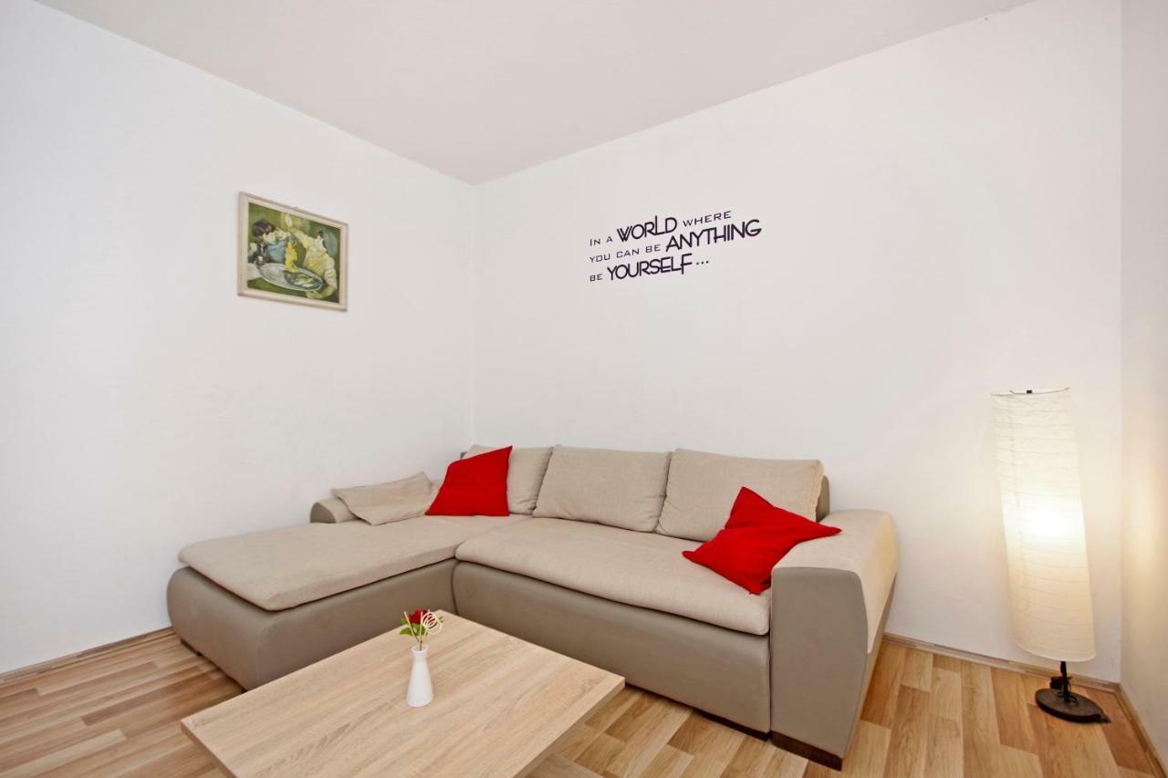 Apartments Andela Makarska Eksteriør bilde