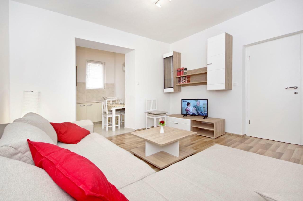 Apartments Andela Makarska Eksteriør bilde