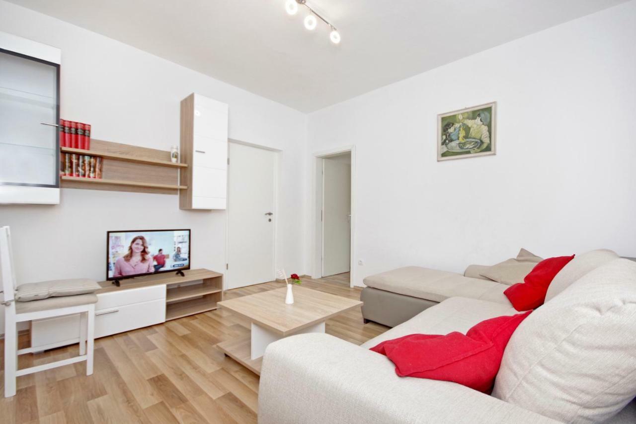 Apartments Andela Makarska Eksteriør bilde