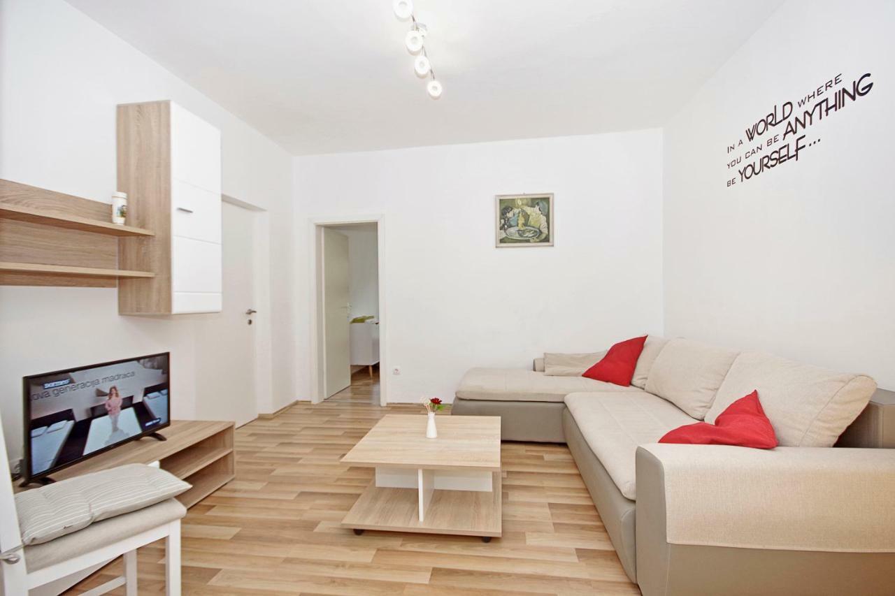 Apartments Andela Makarska Eksteriør bilde