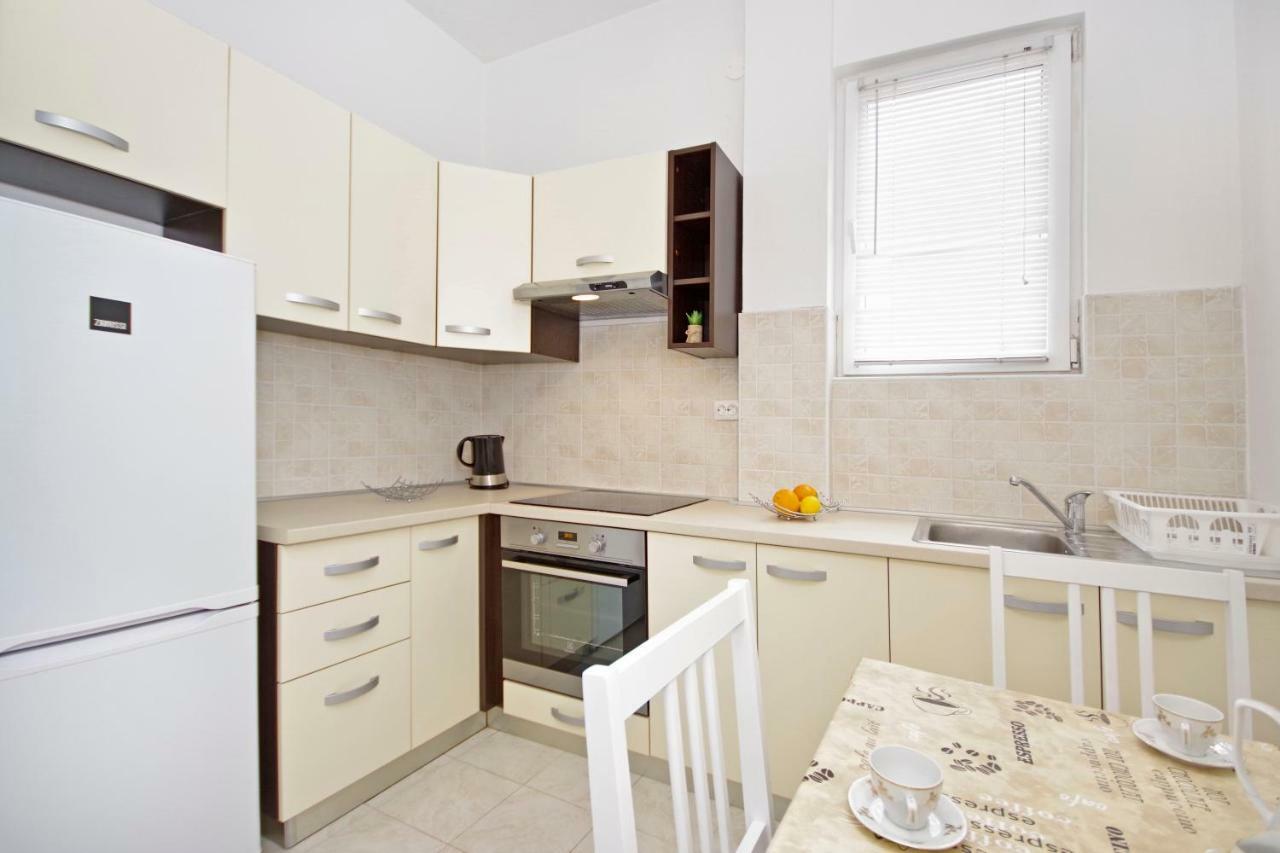 Apartments Andela Makarska Eksteriør bilde
