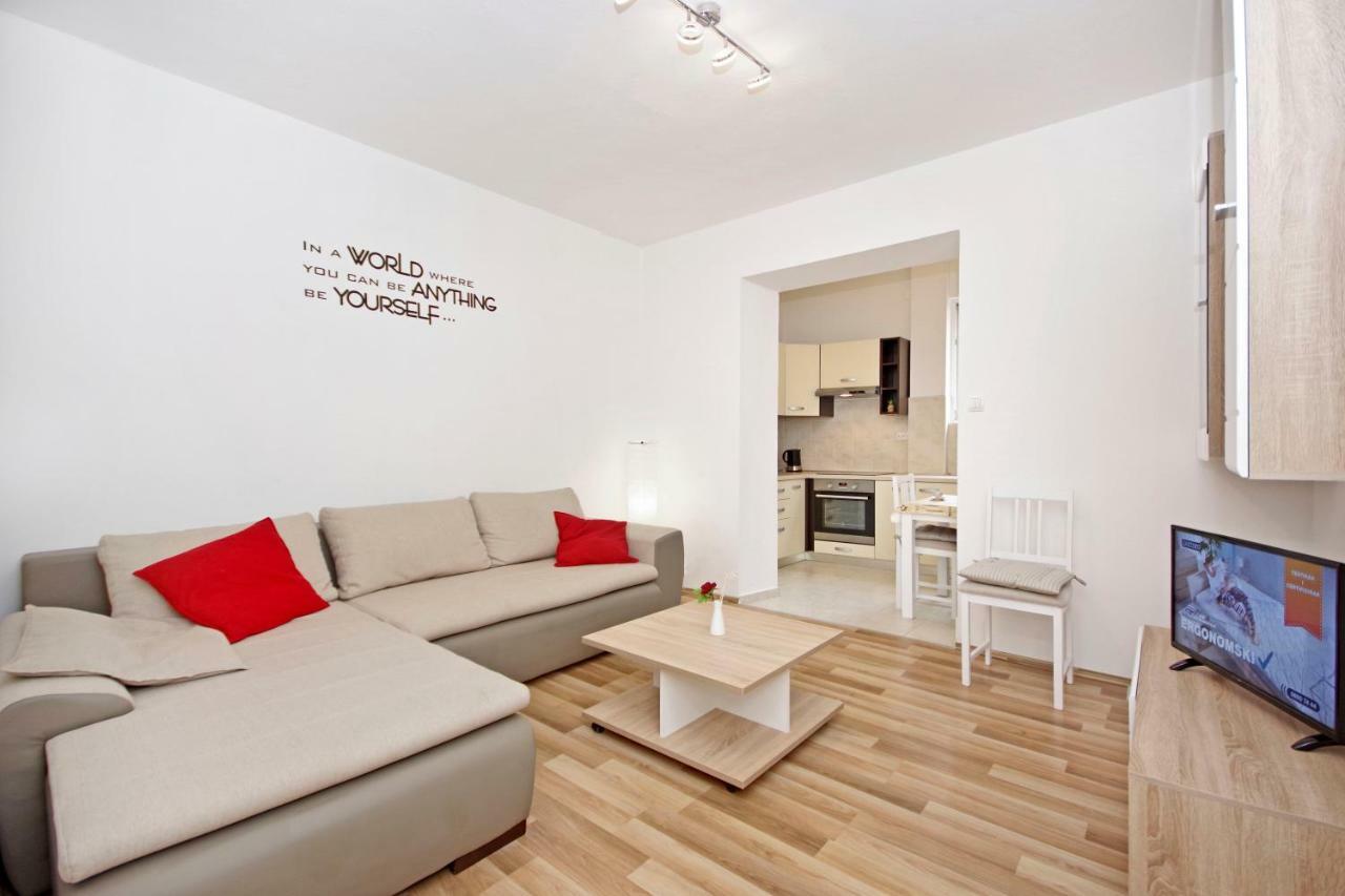 Apartments Andela Makarska Eksteriør bilde